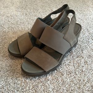 Sorel size 9 grey wedge